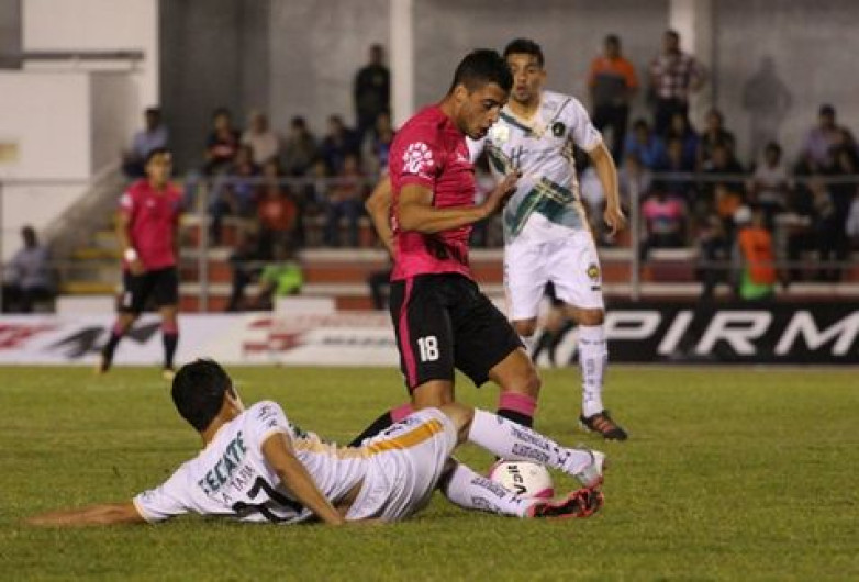 Correcaminos venció en Casa y tiene vida en el Ascenso