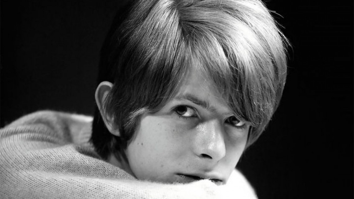 Revelan imágenes inéditas de David Bowie joven