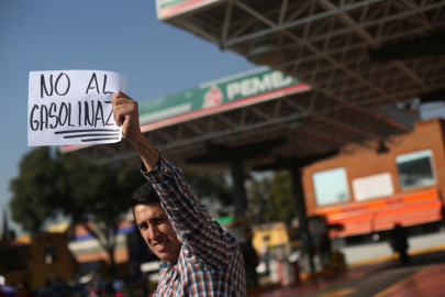 Piden empresarios discutir con el gobierno federal el 'gasolinazo'