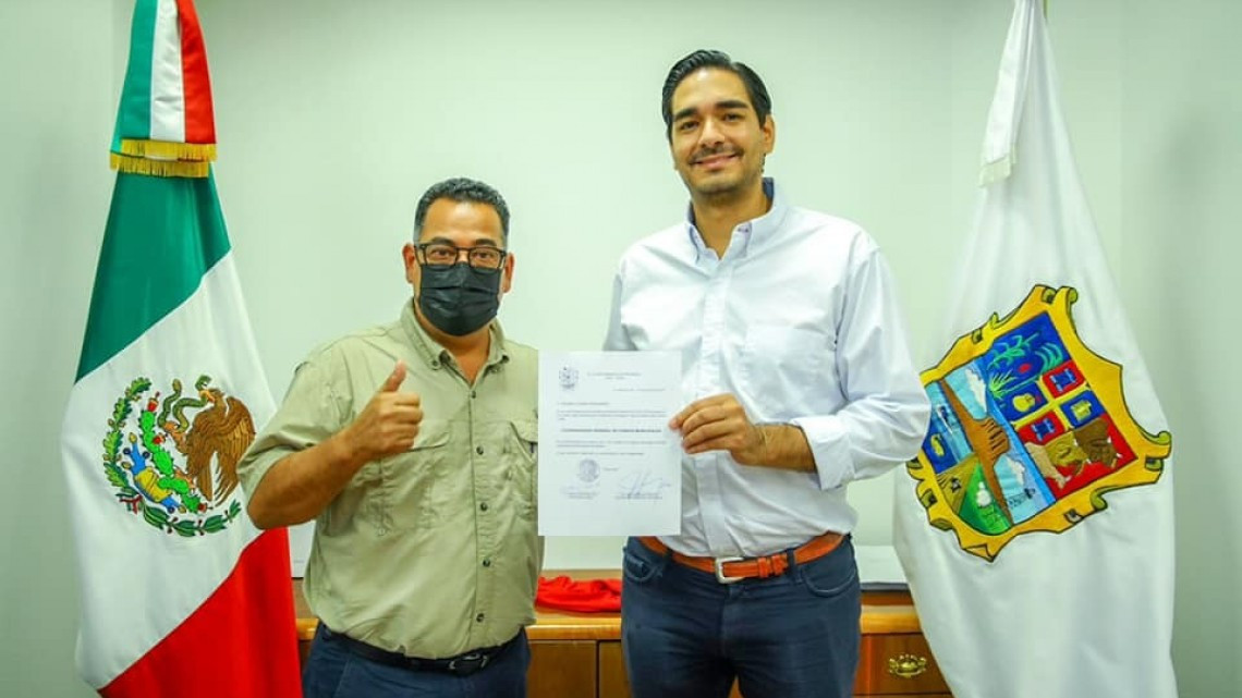 Entrega nombramientos alcalde Carlos Peña Ortiz 