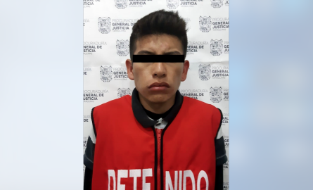 Detienen a dos por posesión de vehículo robado