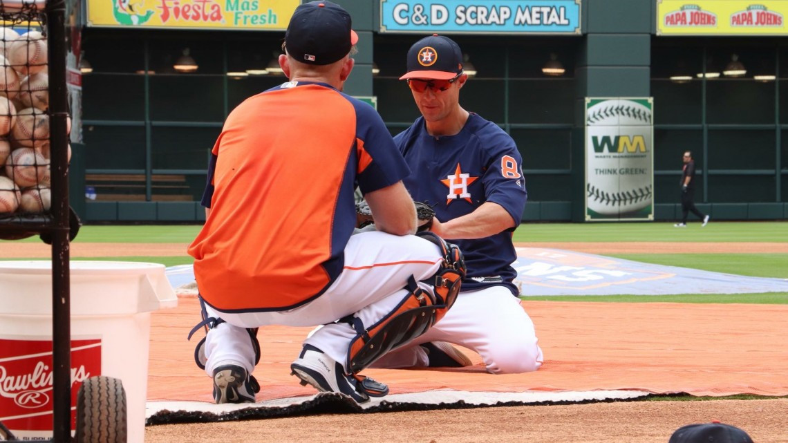Astros arranca con victoria la defensa de su titulo