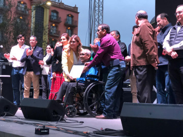 Se unen miles de reynosenses en homenaje a Cornelio Reyna