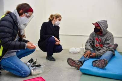 DIF Reynosa atiende a personas albergadas en el Polideportivo 