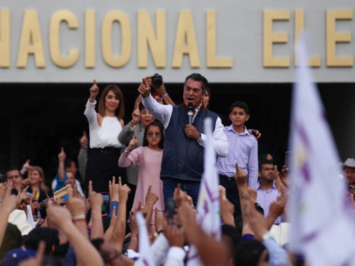 INE da registro como candidato a ‘El Bronco’