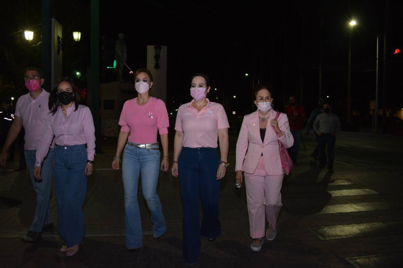 Promueve Semana Rosa la detección oportuna del cáncer de mama