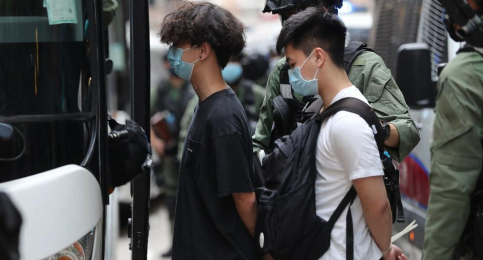 EU 'indignado' por el arresto de 80 manifestantes en Hong Kong
