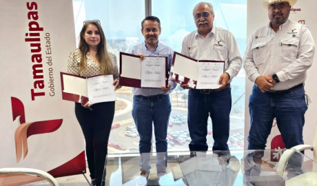 Firman convenio para fomentar actividades productivas en el sector rural en el Día de la Tierra