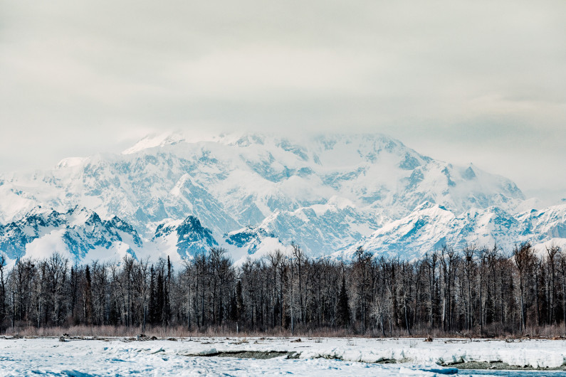 Donald Trump autoriza extracción de petróleo en Alaska 