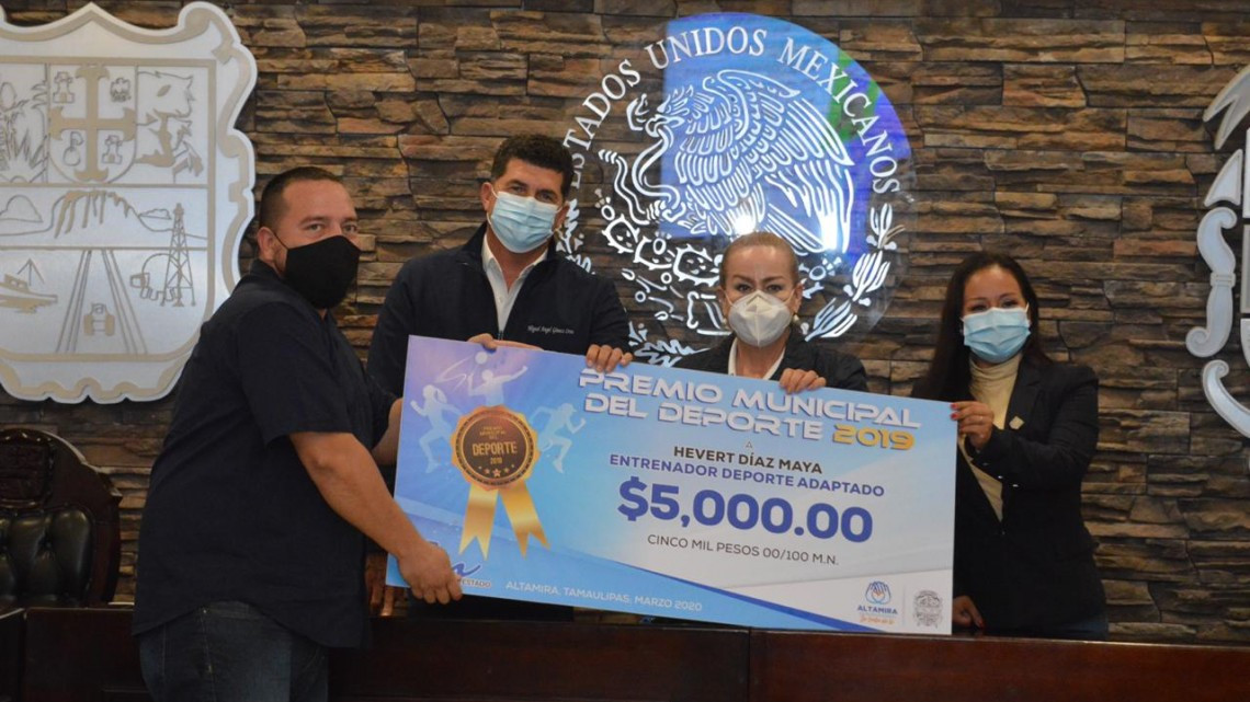 Entrega Alma Laura Amparán Premio Municipal del Deporte 2019