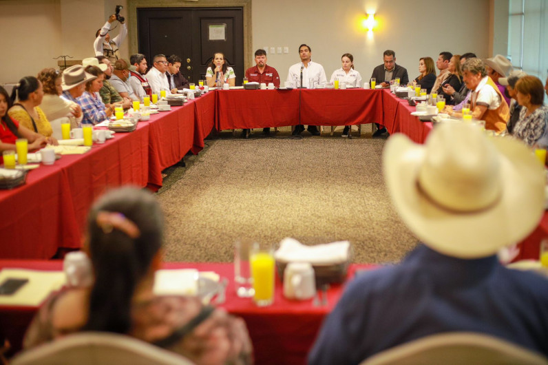 Se reúne Alcalde con comunidades ejidales 