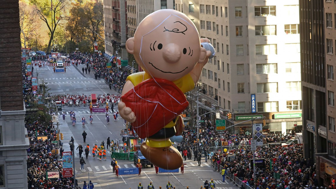 Aquí una vista al desfile de Día de Acción de Gracias de Macy's