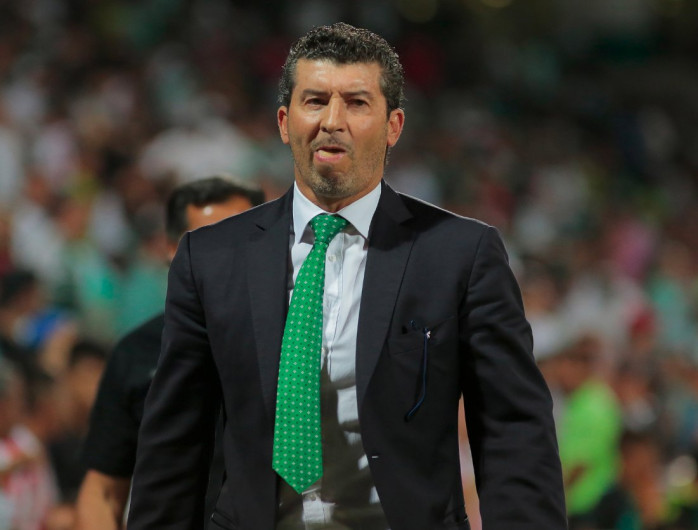 Santos cesa a José Manuel de la Torre como su entrenador