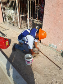 Habitantes de la Fernández Gómez reciben andador solicitado 