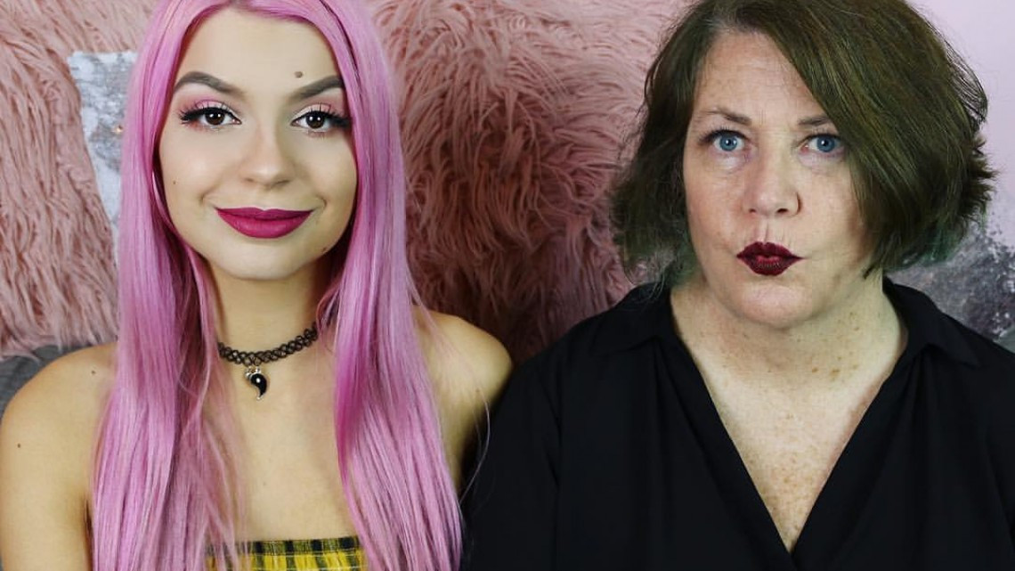 Julia Zelg se ha comprometido; su novia le lleva 37 años