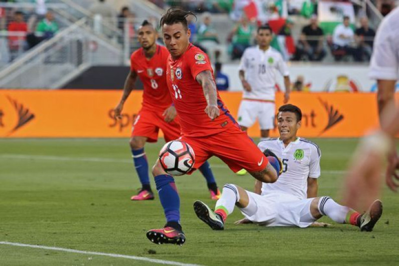 Tigres busca fichar al chileno Eduardo Vargas por posible salida de Delort