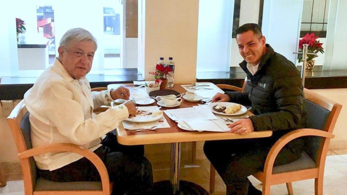Se reúnen AMLO y Alejandro Murat en Oaxaca