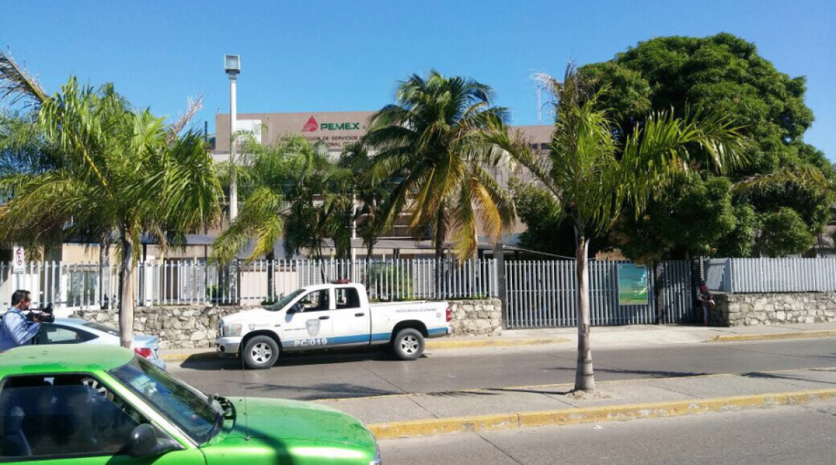 Sobrecarga de energía deja sin luz al hospital regional de Pemex