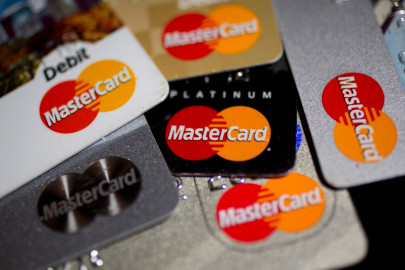 Mastercard permitirá que clientes transgénero usen el nombre que prefieran