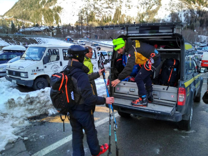 Avalancha en Italia deja 3 muertos 