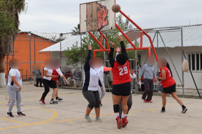 Equipo femenil de basquetbol "Panteras Victoria" juegan amistoso contra el equipo femenil del CEDES