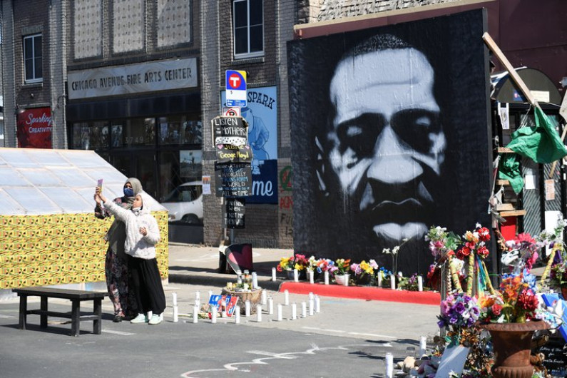 Fiscales de EU piden 30 años de cárcel para Derek Chauvin por muerte de George Floyd