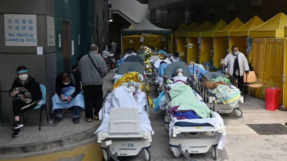 Crisis en Hong Kong por muertes derivadas de variante Ómicron 