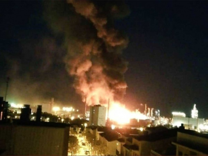 Registran explosión en petroquímica de Barcelona