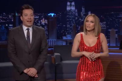 Jlo y Jimmy Fallon bailan rápidamente