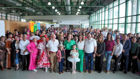 Entrega alcaldesa Carmen Lilia Canturosas más de 300 becas culturales y refrenda compromiso con artistas locales