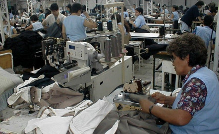 Aumento del 0.3% en el personal que ocupa el sector manufacturero: Inegi