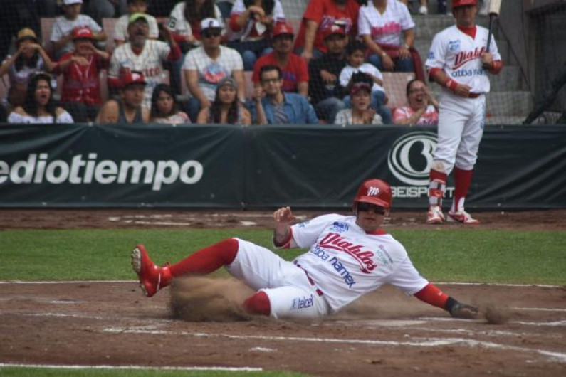 Diablos Rojos se impone 3-1 a Leones de Yucatán 