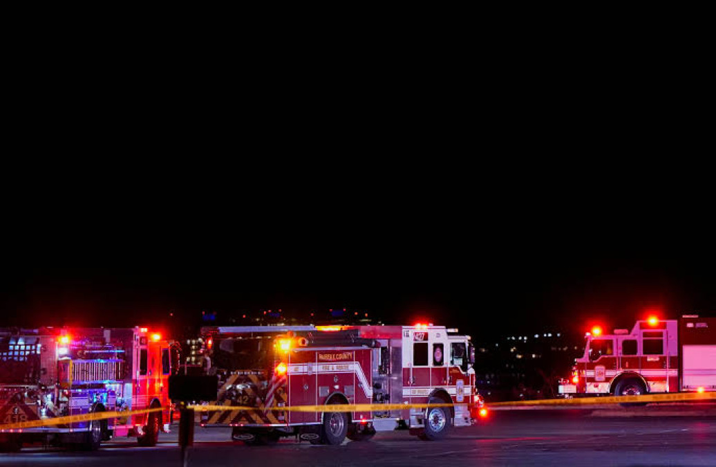 Avión choca en el aire con helicóptero militar en Washington