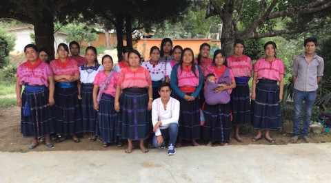 Diseñador mexicano participará en el Fashion Week de NY y dará conferencia en Harvard 