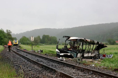 Tren impacta contra camión en Alemania y deja varios heridos
