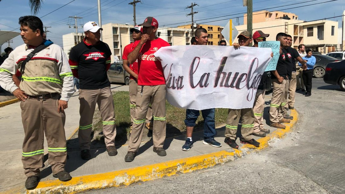 Estalla huelga en Coca Cola