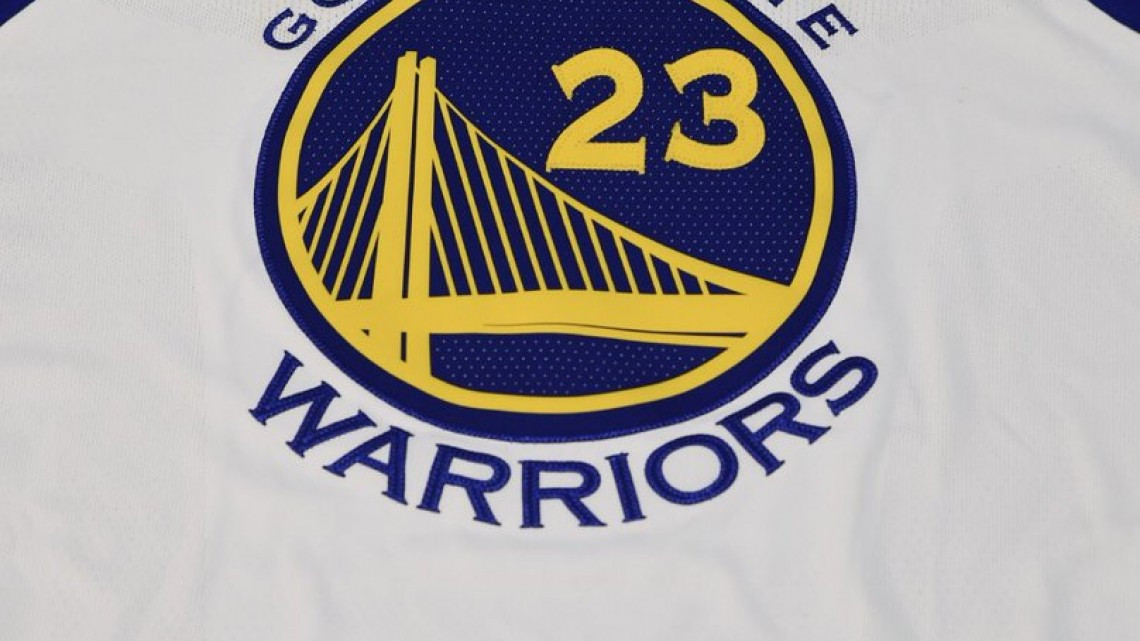 Los Warriors tendrán nuevo parche en su jersey