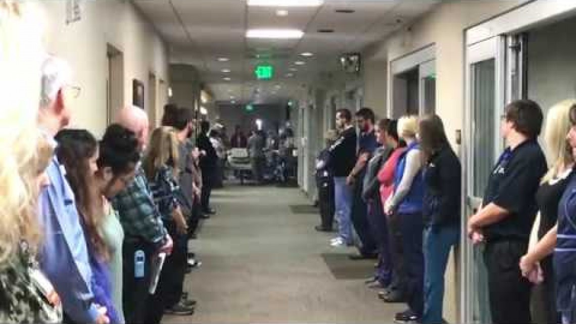 Así es como despiden a paciente donador de órganos