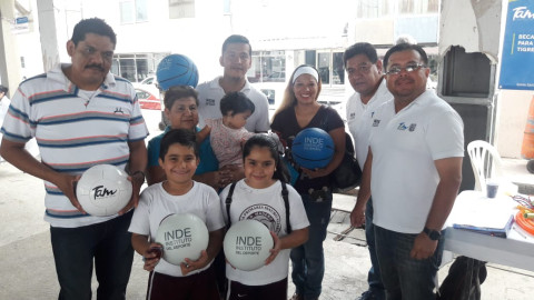 Entrega INDE  material deportivo