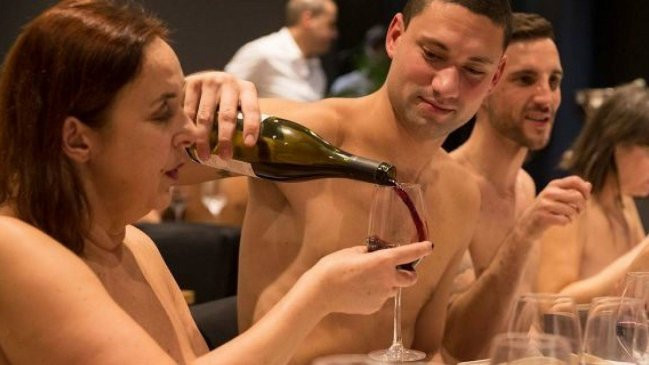 Cierra sus puertas el primer restaurante nudista de París