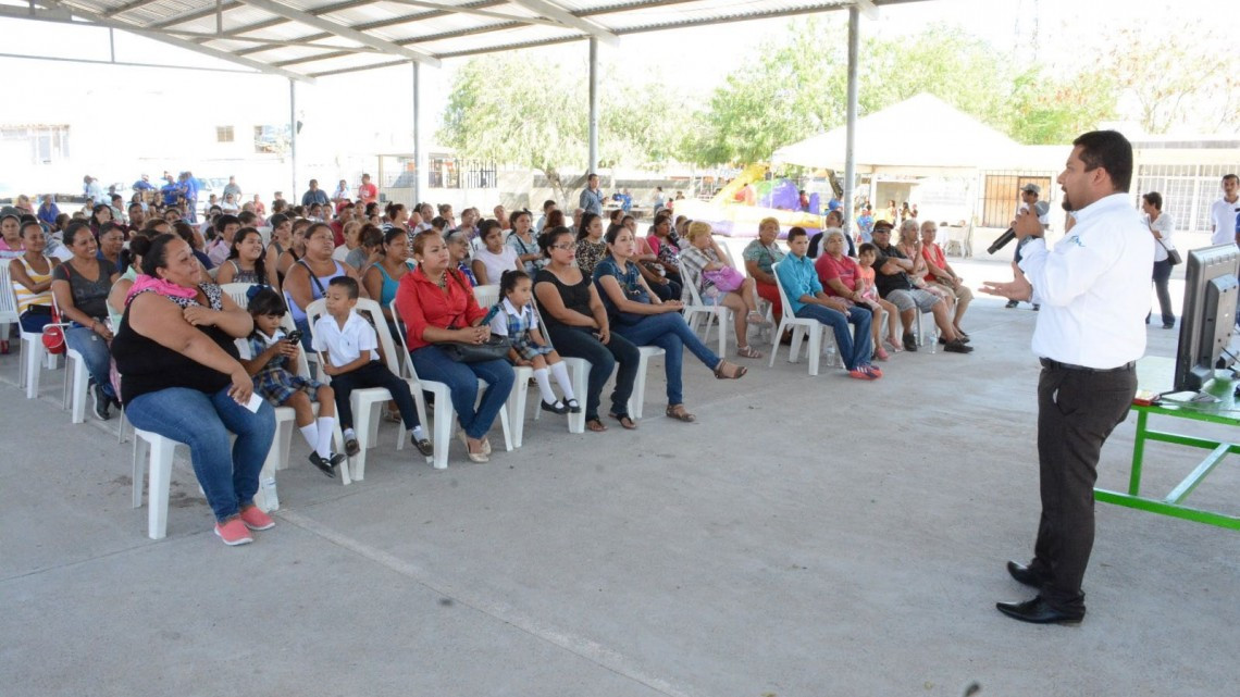 Reciben en la colonia López Portillo beneficios de Brigada