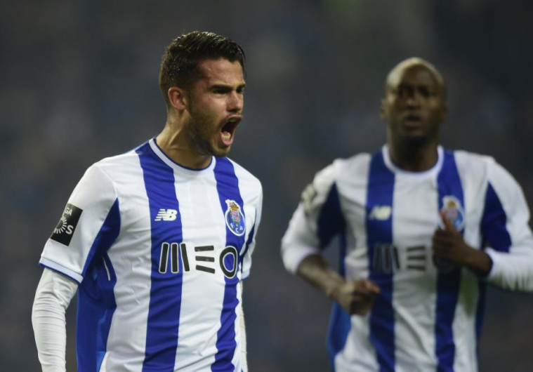 Diego Reyes marca en victoria del Porto
