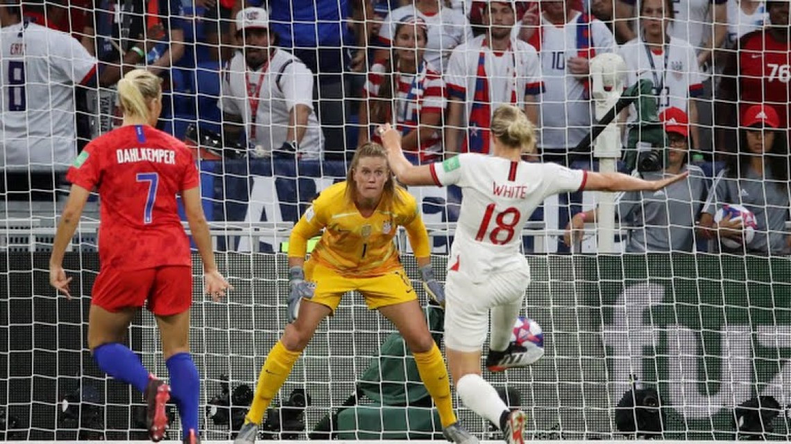 Estados Unidos vence a Inglaterra y es la primera finalista del Mundial Femenil