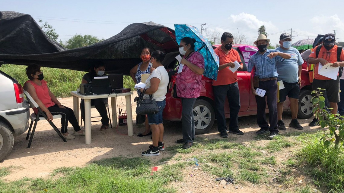 Aplican segunda dosis de sinovac a adultos de 50-59 años