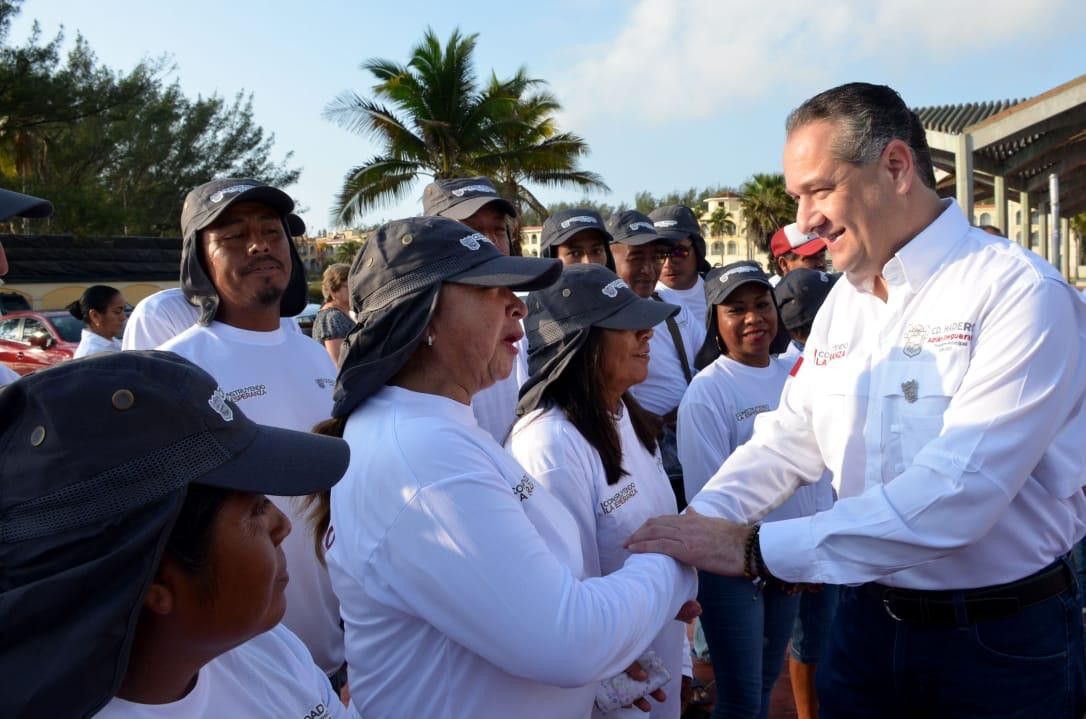 Dotan de equipamiento a cuadrillas de limpieza en Playa Miramar