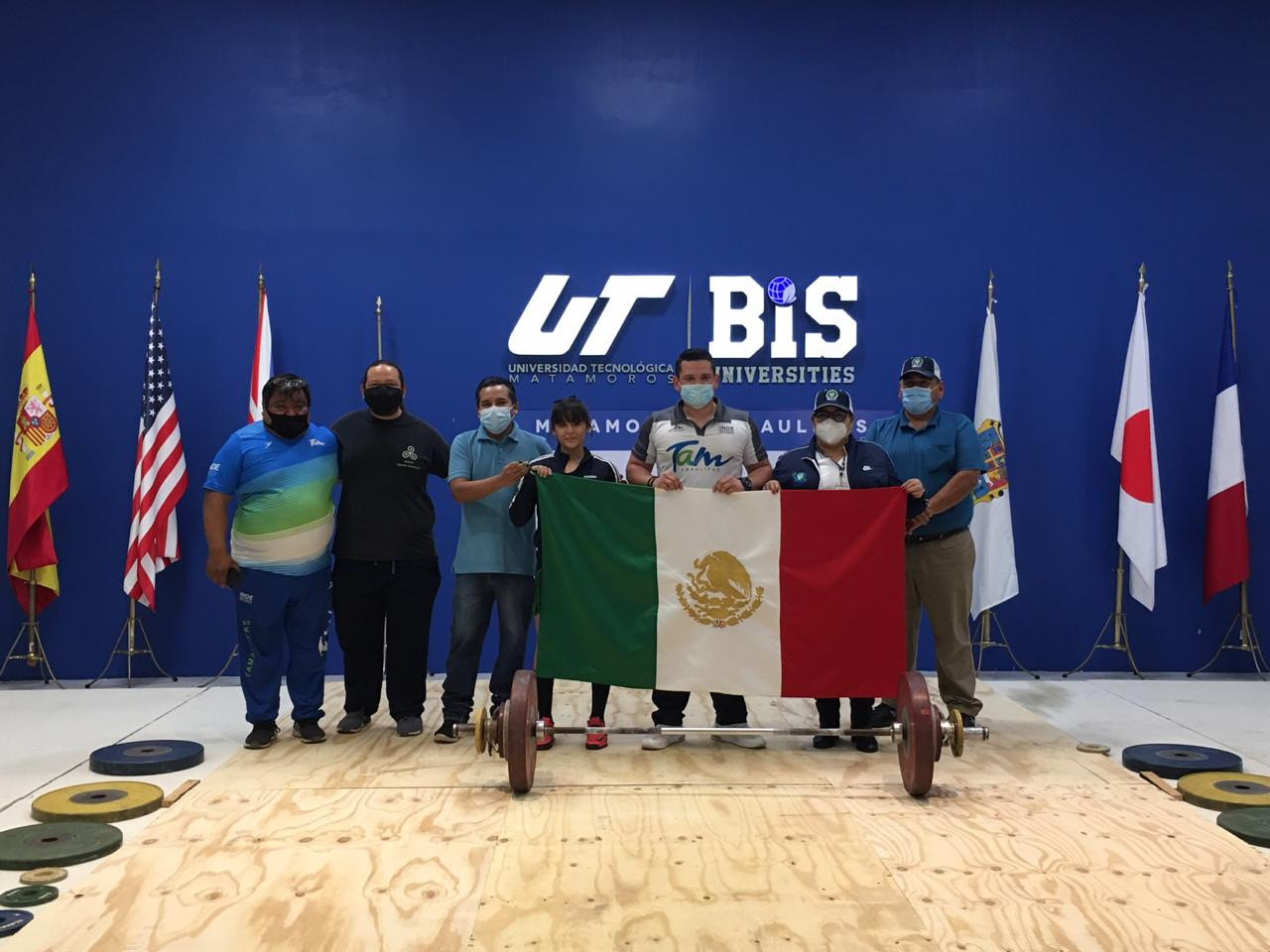 Tamaulipeca Michell Vélez es campeona mundial de levantamiento de pesas