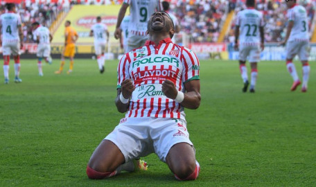 Necaxa da la sorpresa y vence 2-0 a los Tigres