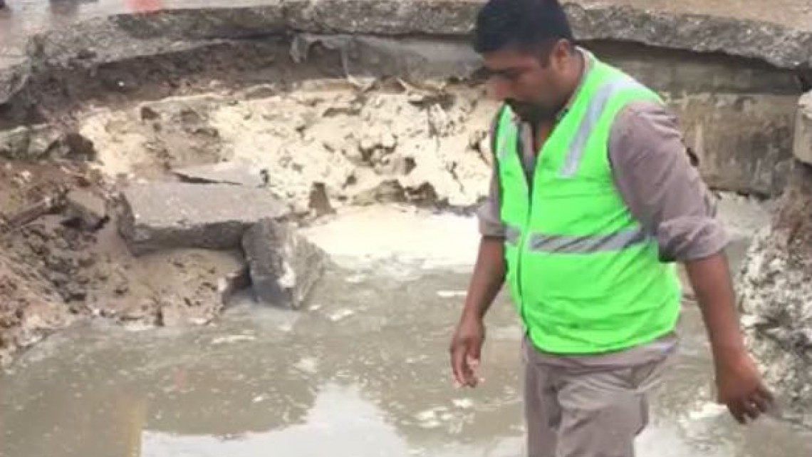 Se abre la tierra en Madero con un socavón