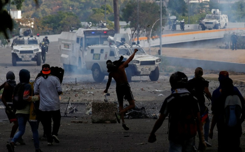 EU no descarta intervención militar en Venezuela 