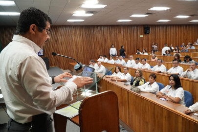 Reconoce la UAT el desempeño académico de estudiantes hijos del personal docente